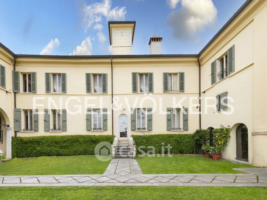 Villa in Vendita in Via Fontane a Brescia