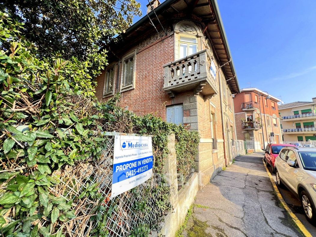 Casa indipendente in Vendita in Viale trieste 33 a Rovigo
