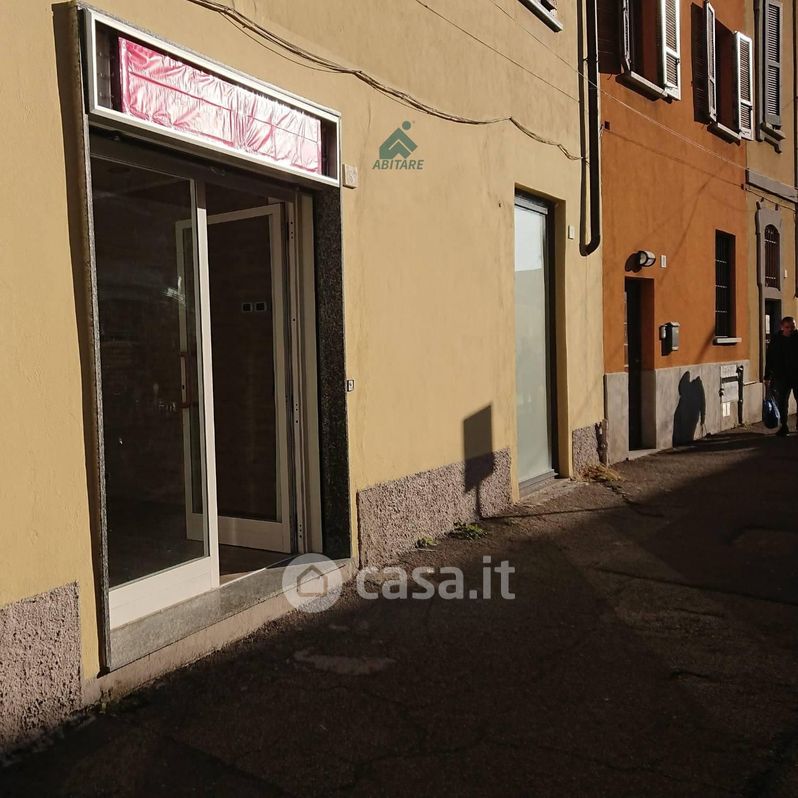 Negozio/Locale commerciale in Vendita in Via Papa Leone XIII 9 a Bollate