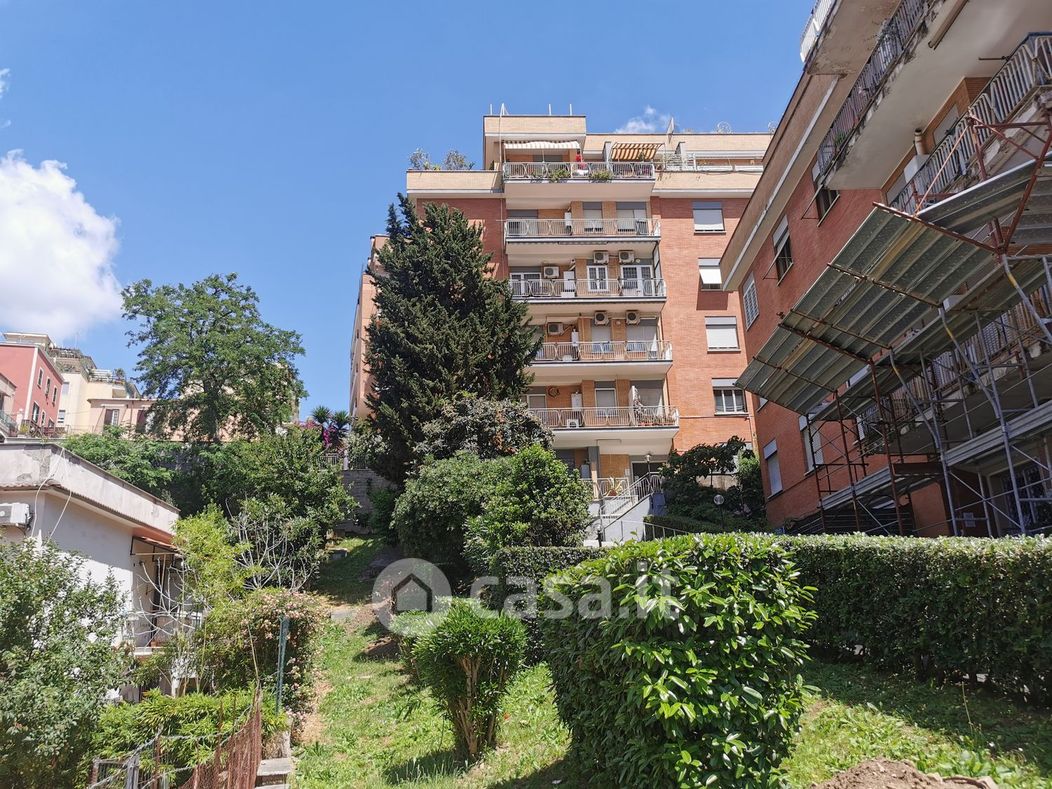 Appartamento in Vendita in Via Mattia Battistini 232 a Roma