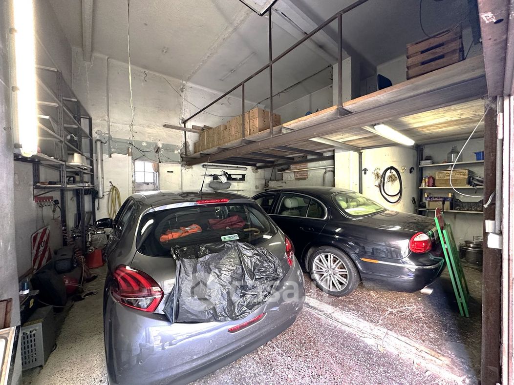 Garage/Posto auto in Vendita in Via Leonardo Montaldo 32 a Genova
