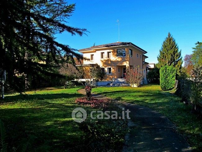 Villa in Vendita in Via dei Colli a Conegliano