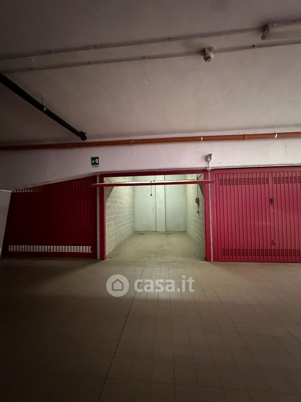 Garage/Posto auto in Vendita in Via Barletta 133 a Torino