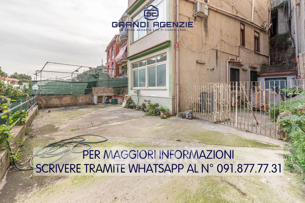 Appartamento in Vendita in Via dei Frati Minori 24 a Palermo