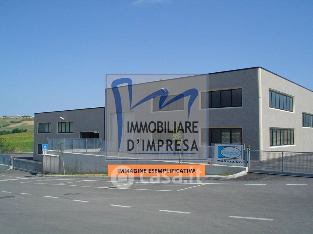 Capannone in Vendita in Via Ugo Foscolo 4 a Parma
