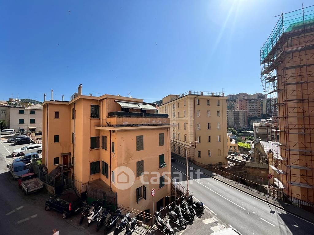 Appartamento in Vendita in Via Davide Menini a Genova