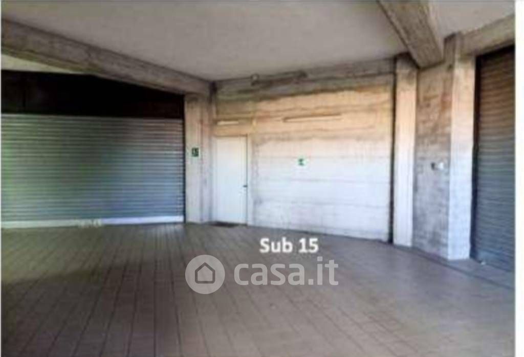 Garage/Posto auto in Vendita in Via Stazione Circumetnea 11 a Paternò