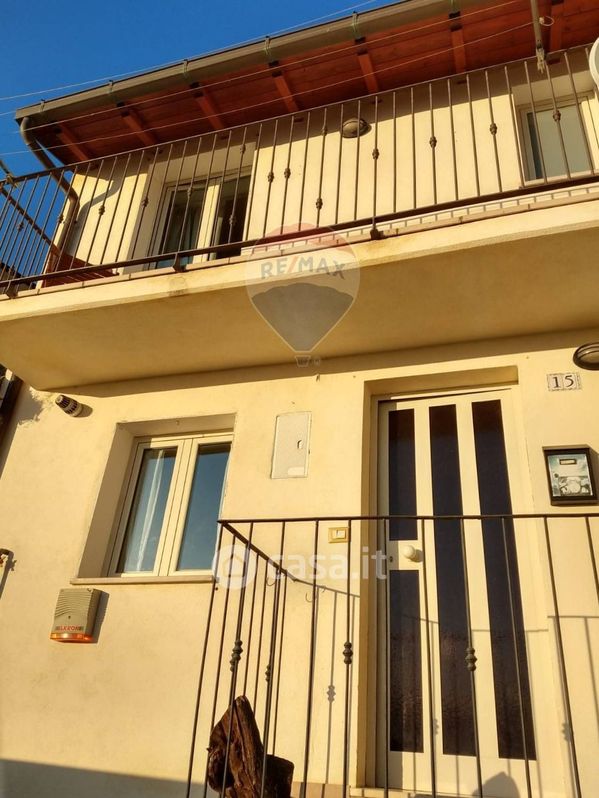 Casa Bi/Trifamiliare in Vendita in Via della Fonte 3 a L'Aquila