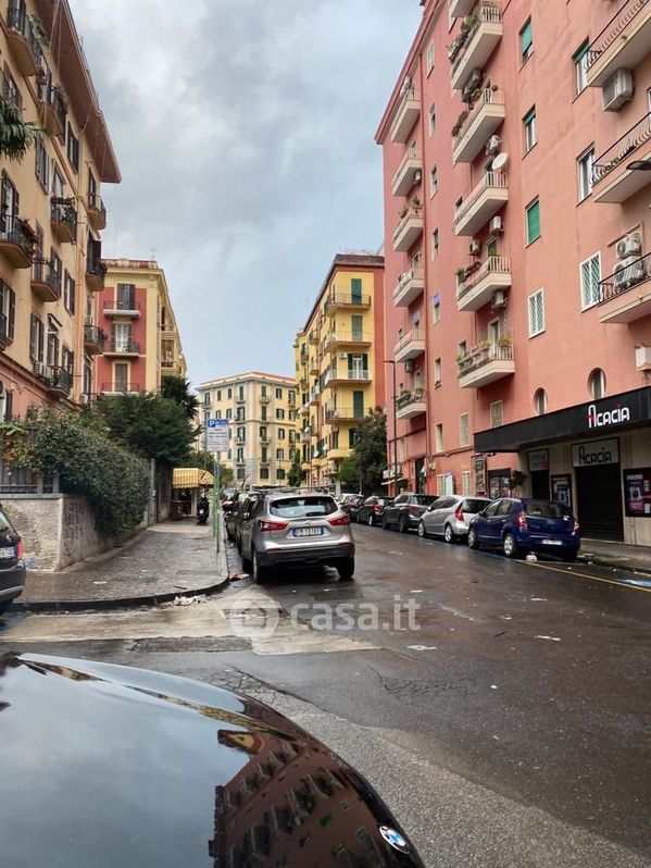 Appartamento in Affitto in Via Mario Fiore a Napoli