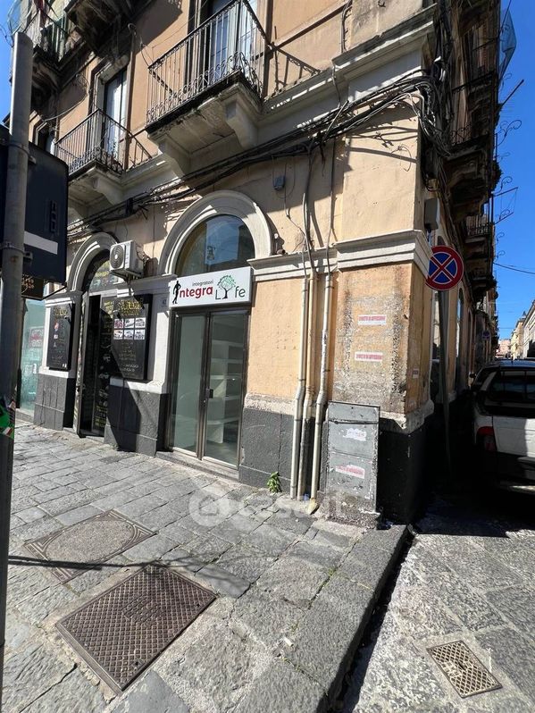 Negozio/Locale commerciale in Affitto in Via Vittorio Emanuele II 43 a Acireale