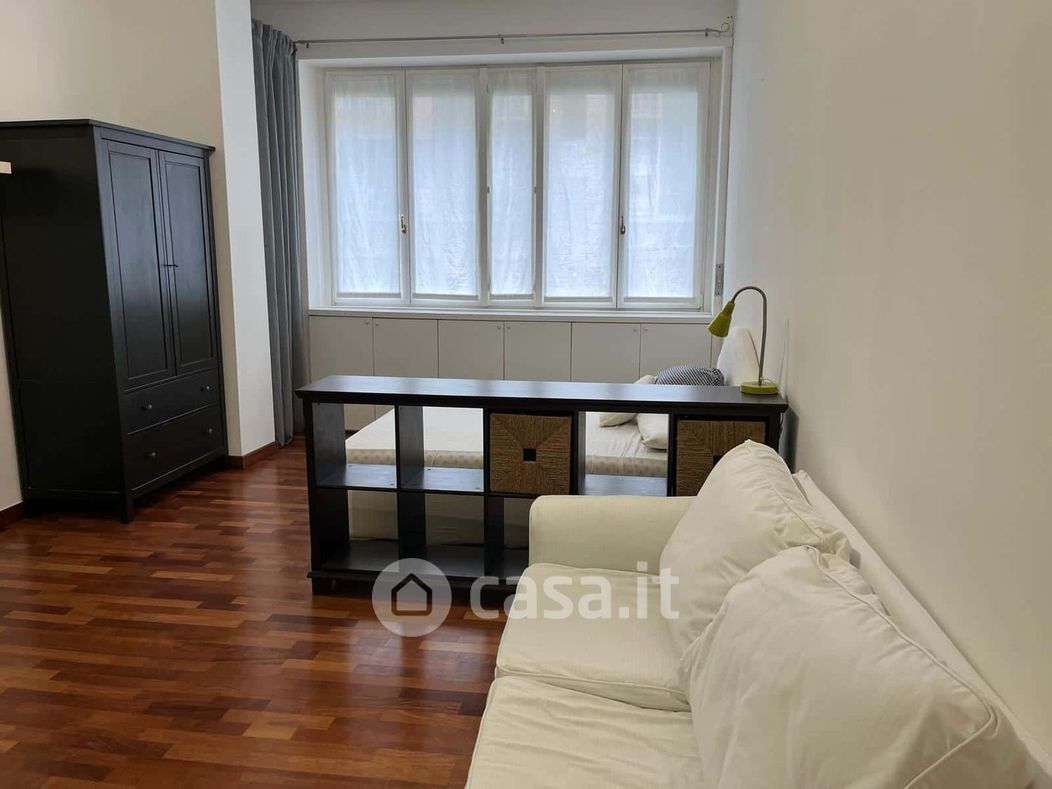 Appartamento in Affitto in Via Giacinto Bruzzesi 37 a Milano