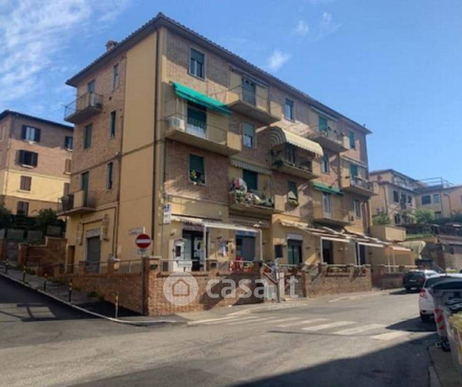 Appartamento in Vendita in Via Lippo Vanni 2 a Siena