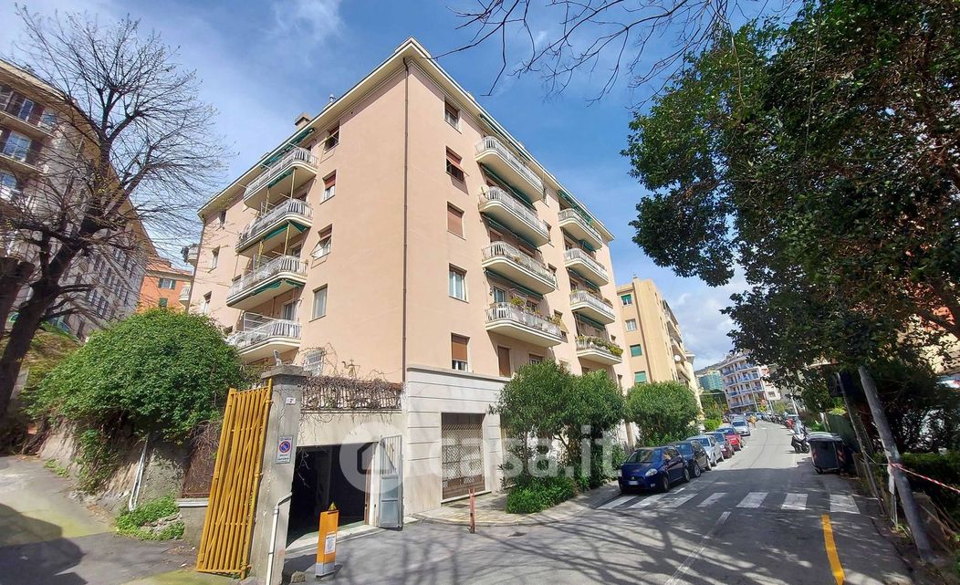 Appartamento in Vendita in Via Emilio Massone a Genova
