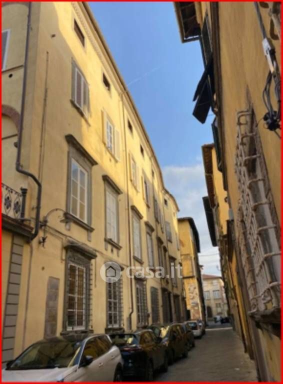 Appartamento in Vendita in Via Burlamacchi 21 a Lucca