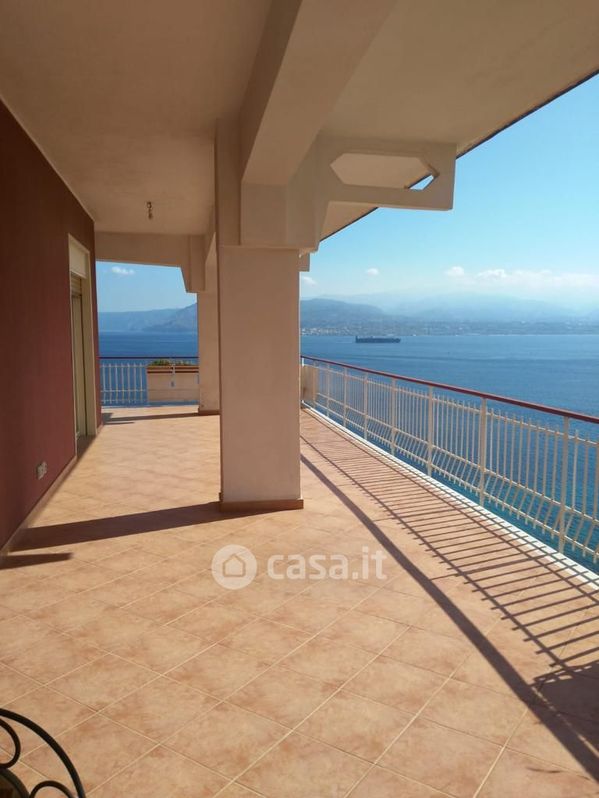 Appartamento in Vendita in Strada Panoramica dello Stretto 2200 a Messina