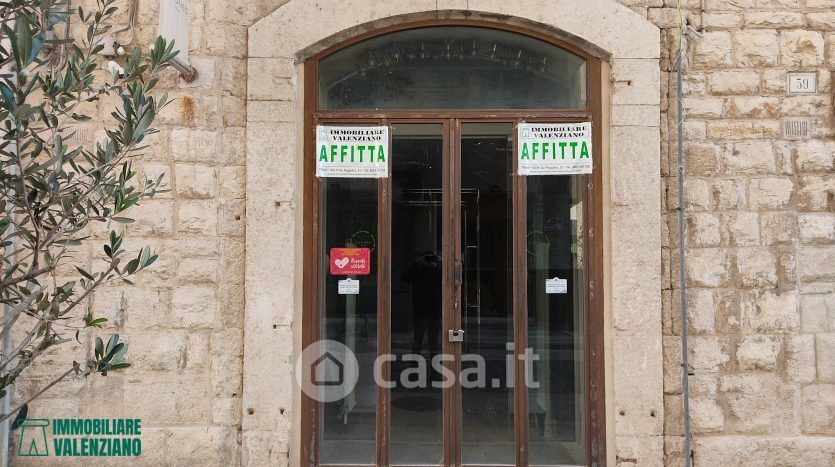 Negozio/Locale commerciale in Affitto in Via San Giorgio e C.so Cavour a Trani