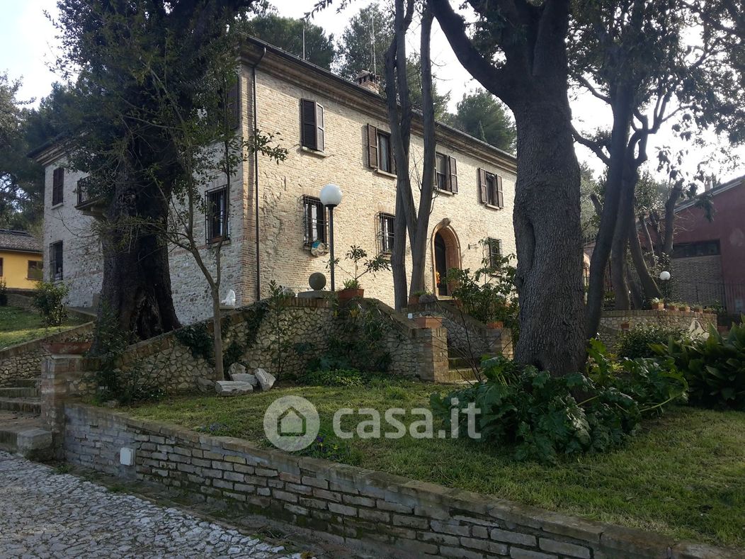 Villa in Vendita in Via Covignano 215 a Rimini