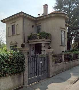Villa in Vendita in Via Montebello 31 a Legnano