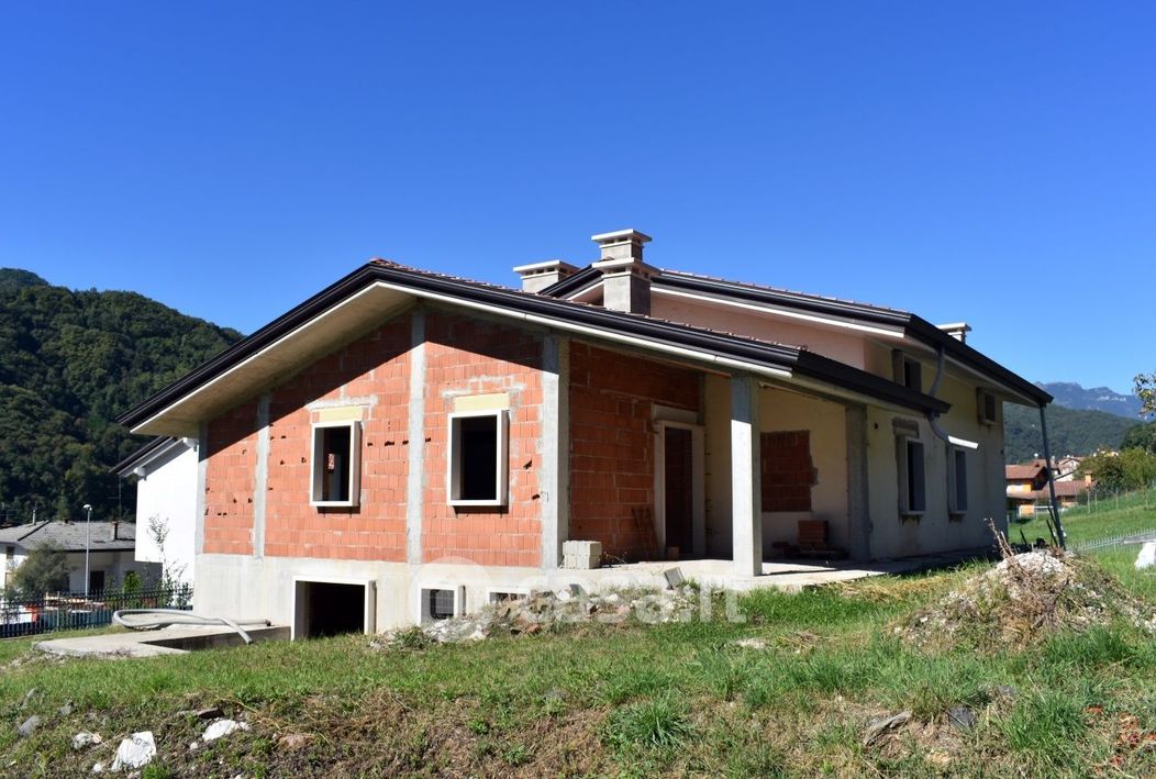 Villa in Vendita in a San Pietro Mussolino