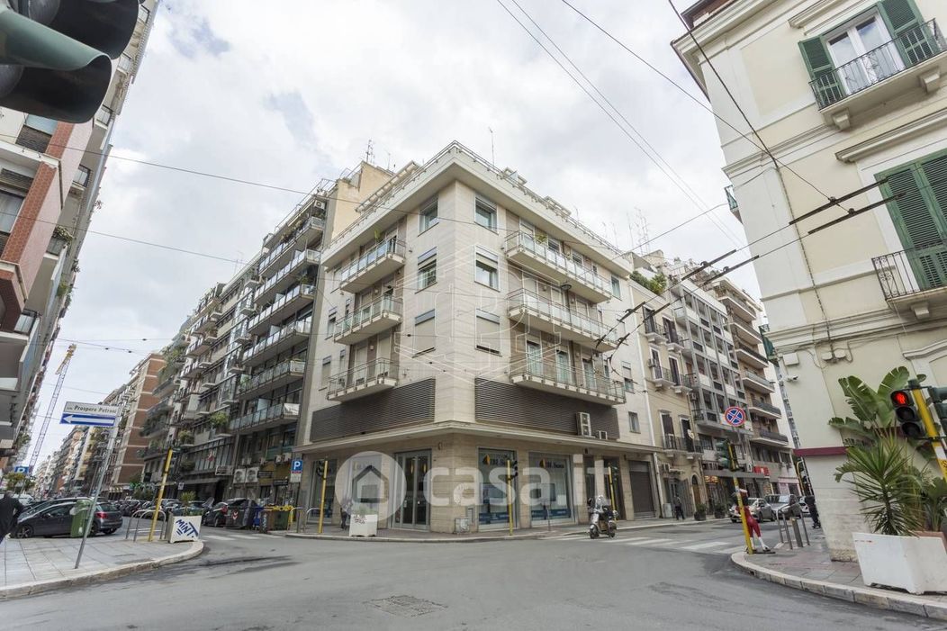 Appartamento in Vendita in Via Prospero Petroni 21 a Bari