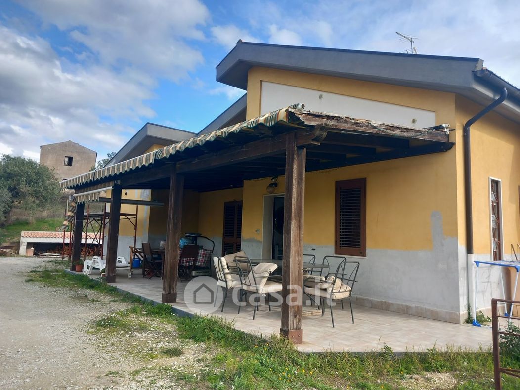 Villa in Vendita in Contrada manca sabucina a Caltanissetta