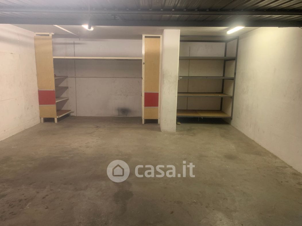 Garage/Posto auto in Vendita in Via Puccini 10 a Sesto San Giovanni