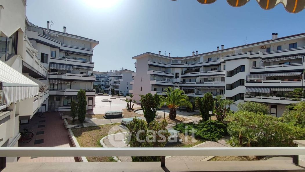 Appartamento in Vendita in Viale Amerigo Vespucci 194 a Pescara