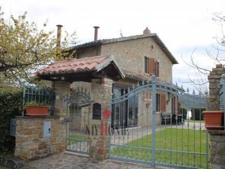Rustico/Casale in Vendita in a Ascoli Piceno