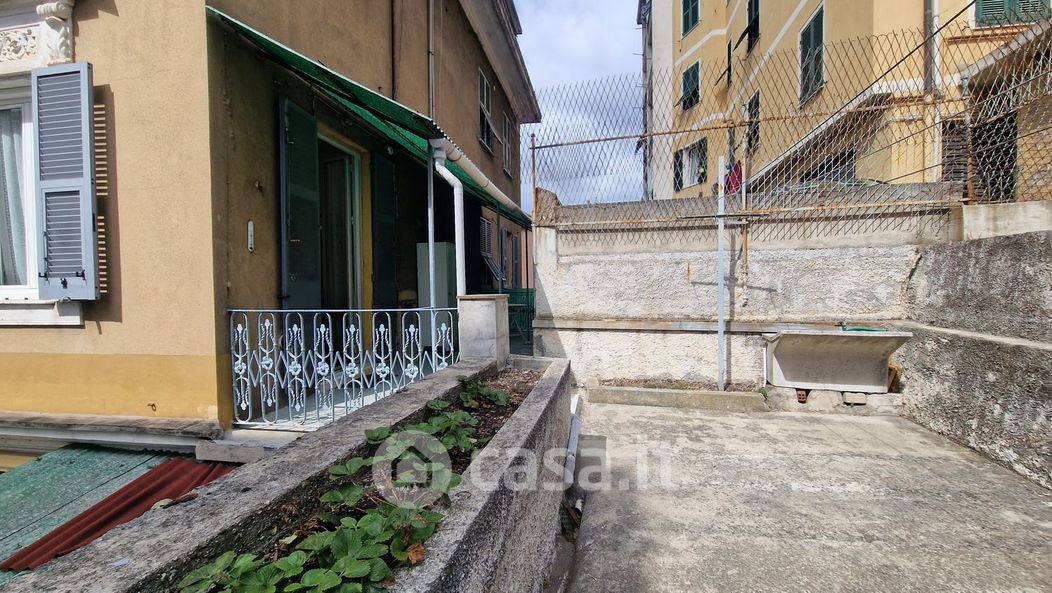 Appartamento in Vendita in Via Giuseppe Salvarezza 1 a Genova