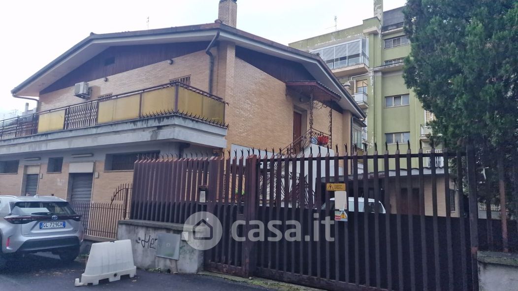 Casa indipendente in Vendita in Via Mariano Luigi Patrizi a Roma