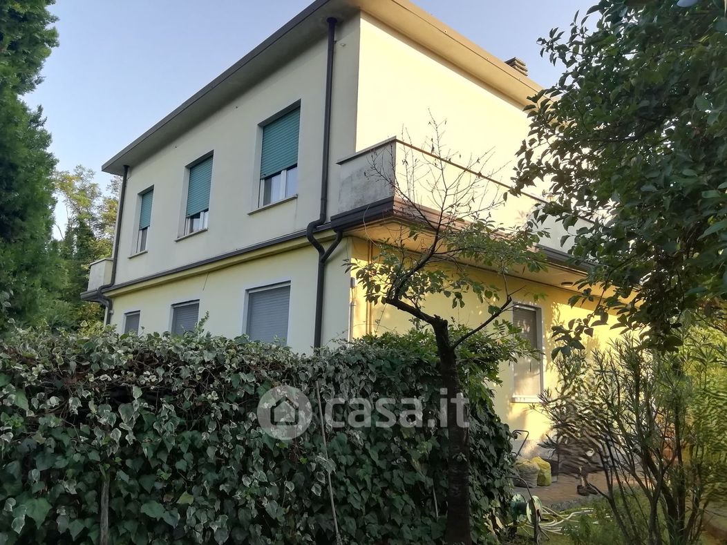 Casa Bi/Trifamiliare in Vendita in Via Bose a Brescia