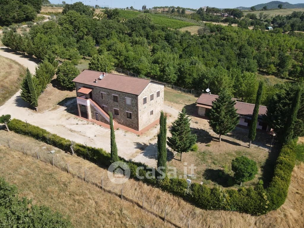 Villa in Vendita in Strada Civitella Benazzone - Morleschio 3 a Perugia