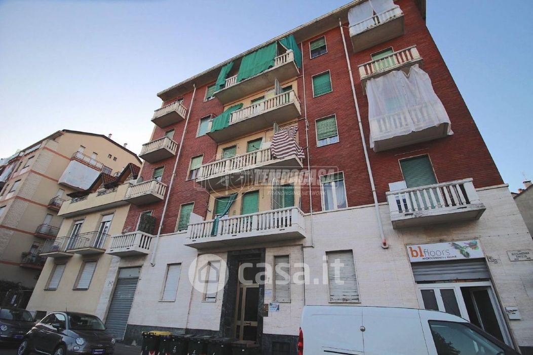 Appartamento in Vendita in Via Alessandrina Ravizza 7 a Torino