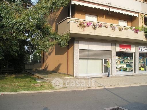 Negozio/Locale commerciale in Vendita in a Rivarolo Canavese