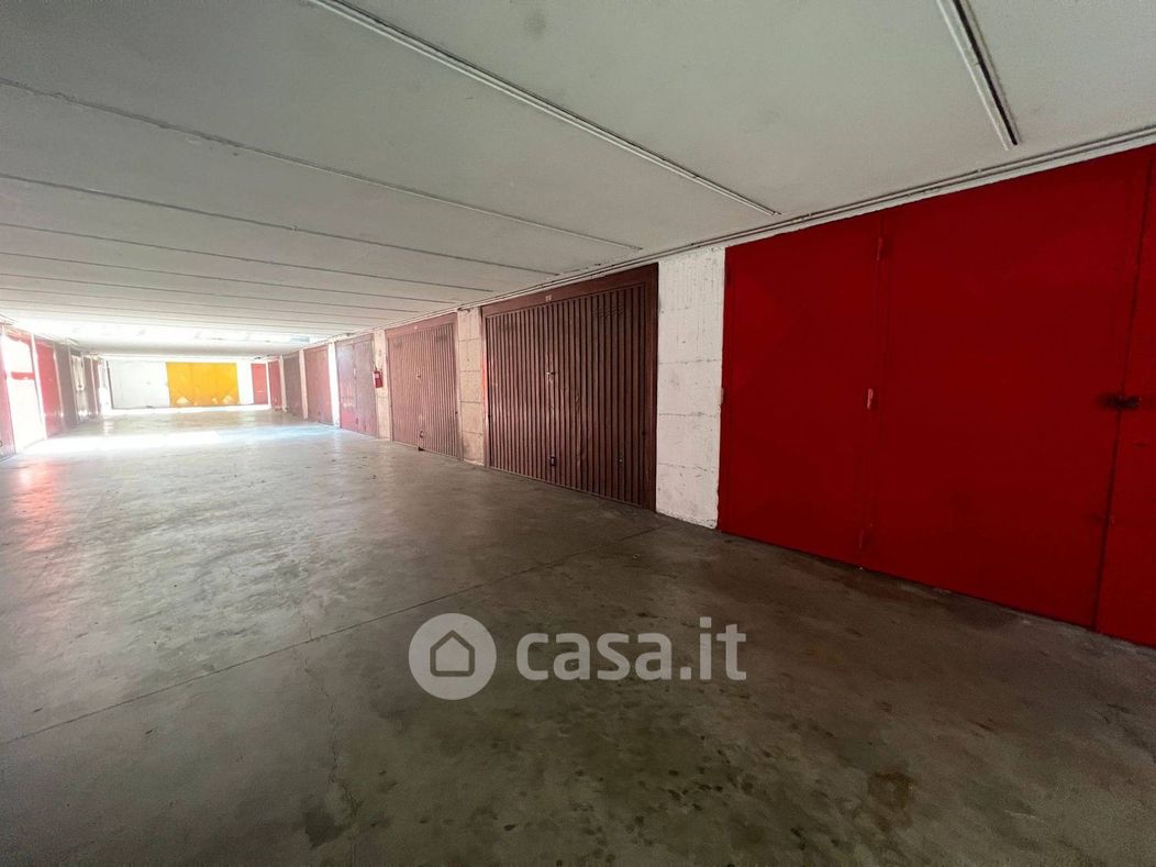 Garage/Posto auto in Vendita in Via Italia 6 a Cesano Boscone