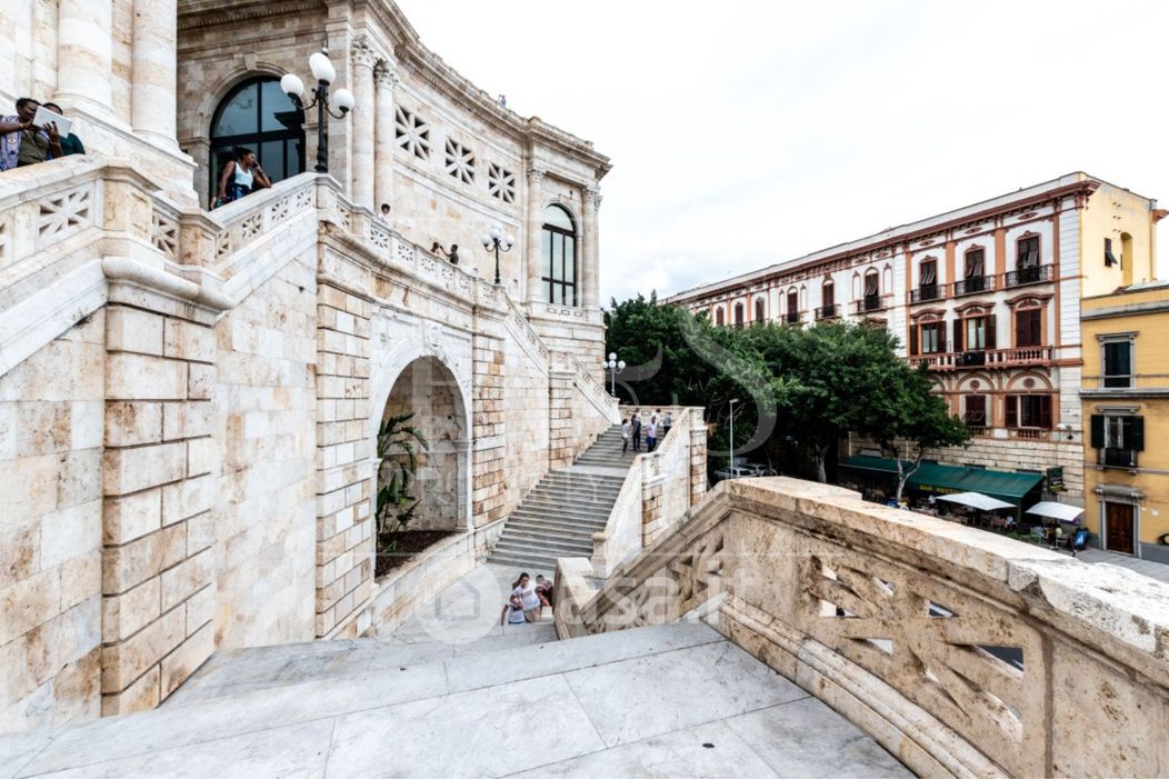 Casa indipendente in Vendita in Via Costituzione a Cagliari
