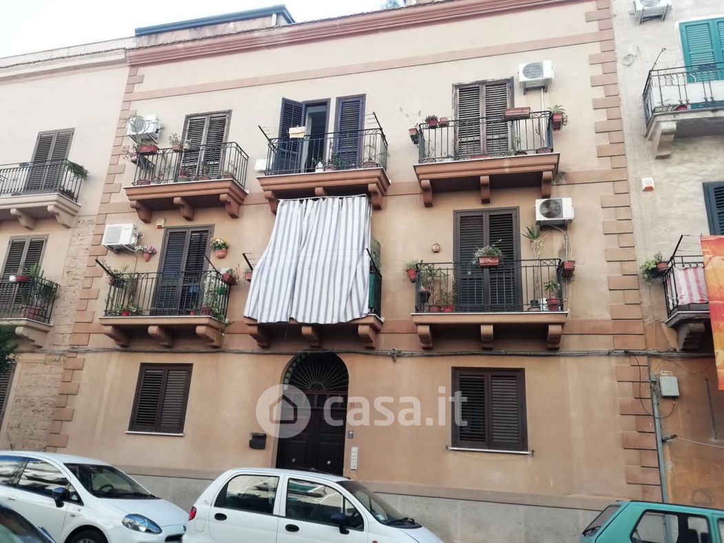 Appartamento in Vendita in Via Matteo Carnalivari 11 a Palermo