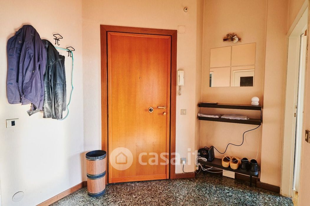 Appartamento in Affitto in Via Simone Saint Bon 12 a Milano