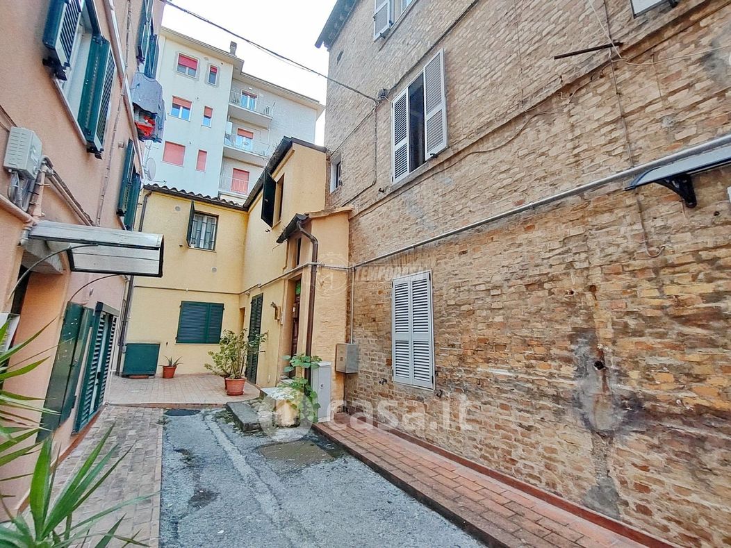 Appartamento in Vendita in Via Santo Stefano 38 a Ancona