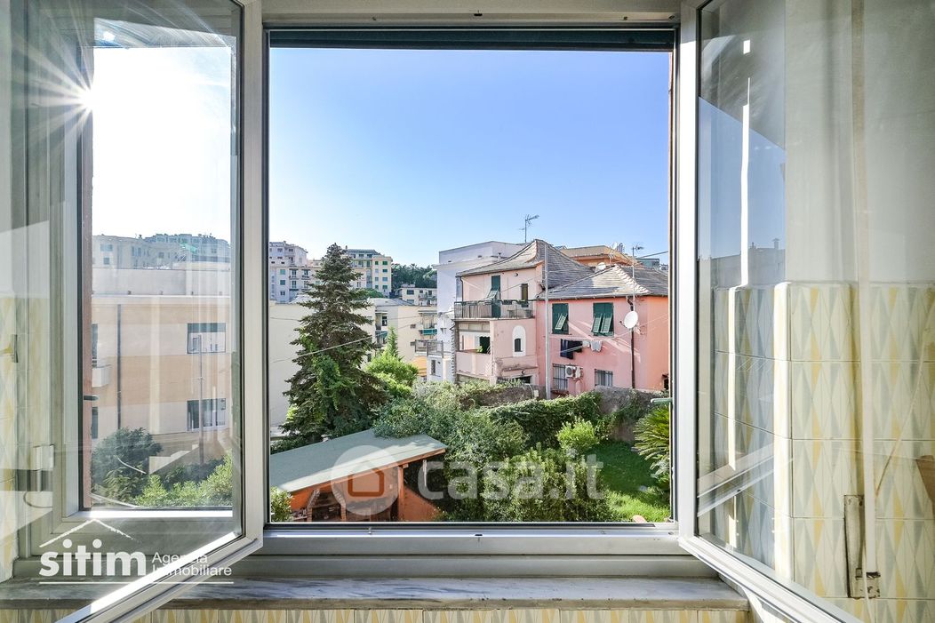 Appartamento in Vendita in Via STEFANO COSTAGNOLA 8 a Genova