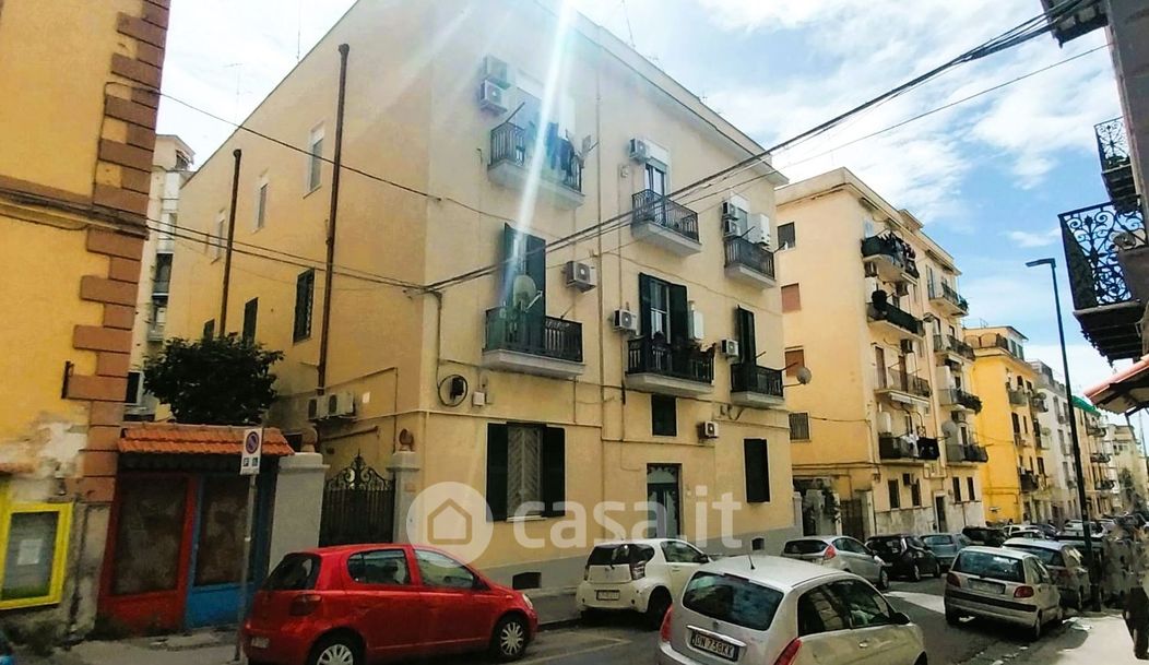 Appartamento in Vendita in Via Enea 34 a Napoli