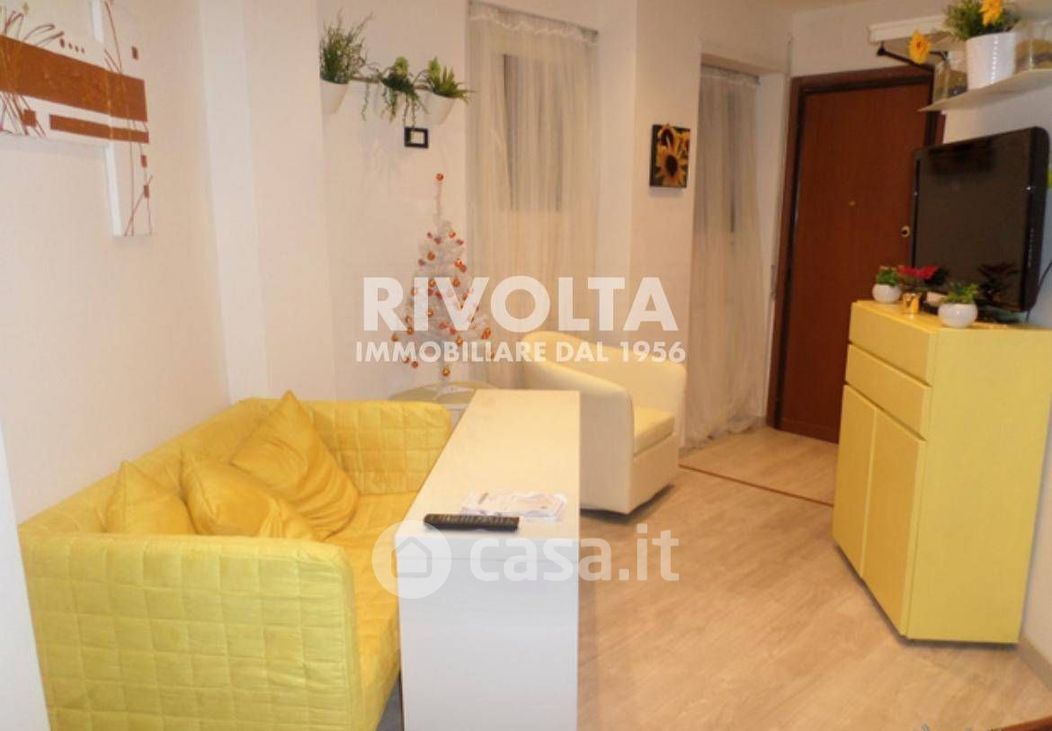 Appartamento in Vendita in Via Alfredo Catalani a Roma