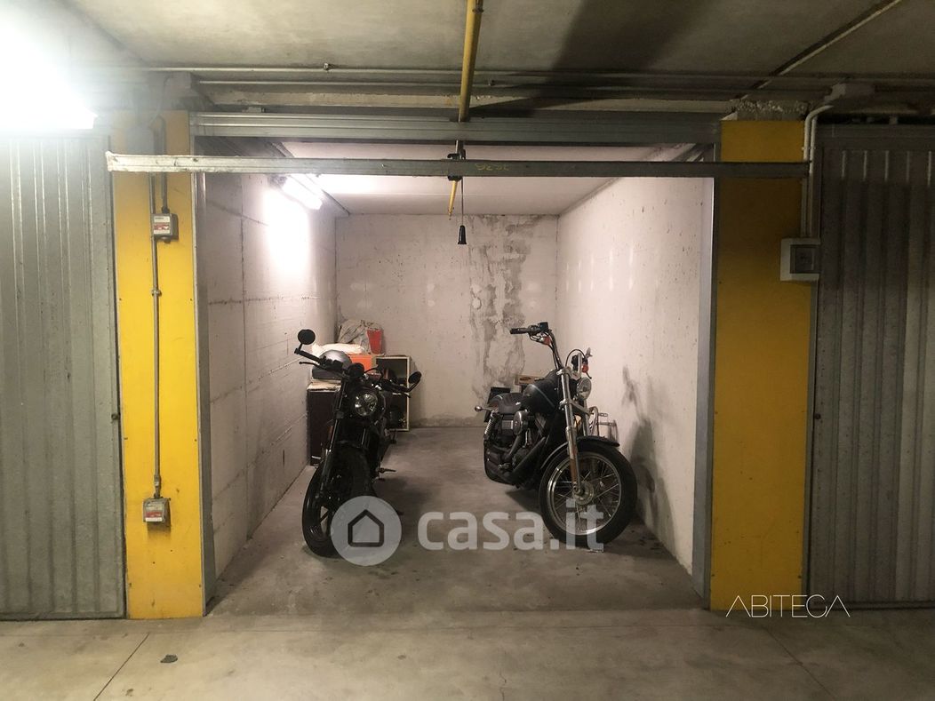 Garage/Posto auto in Vendita in Via Pavia 4 a Milano