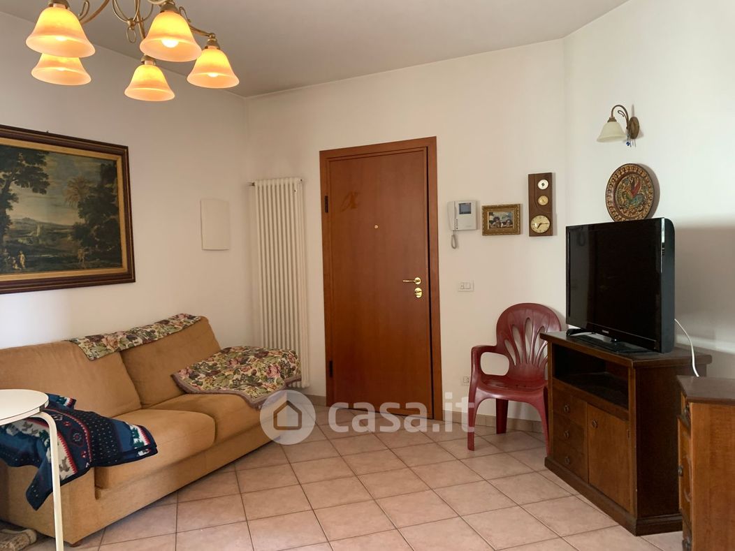 Appartamento in Affitto in Viale Maria Ceccarini a Riccione