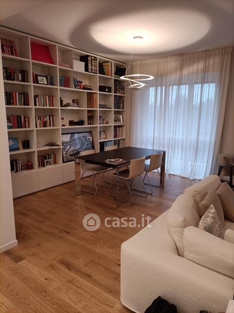 Appartamento in Affitto in Viale Evaristo Stefini a Milano