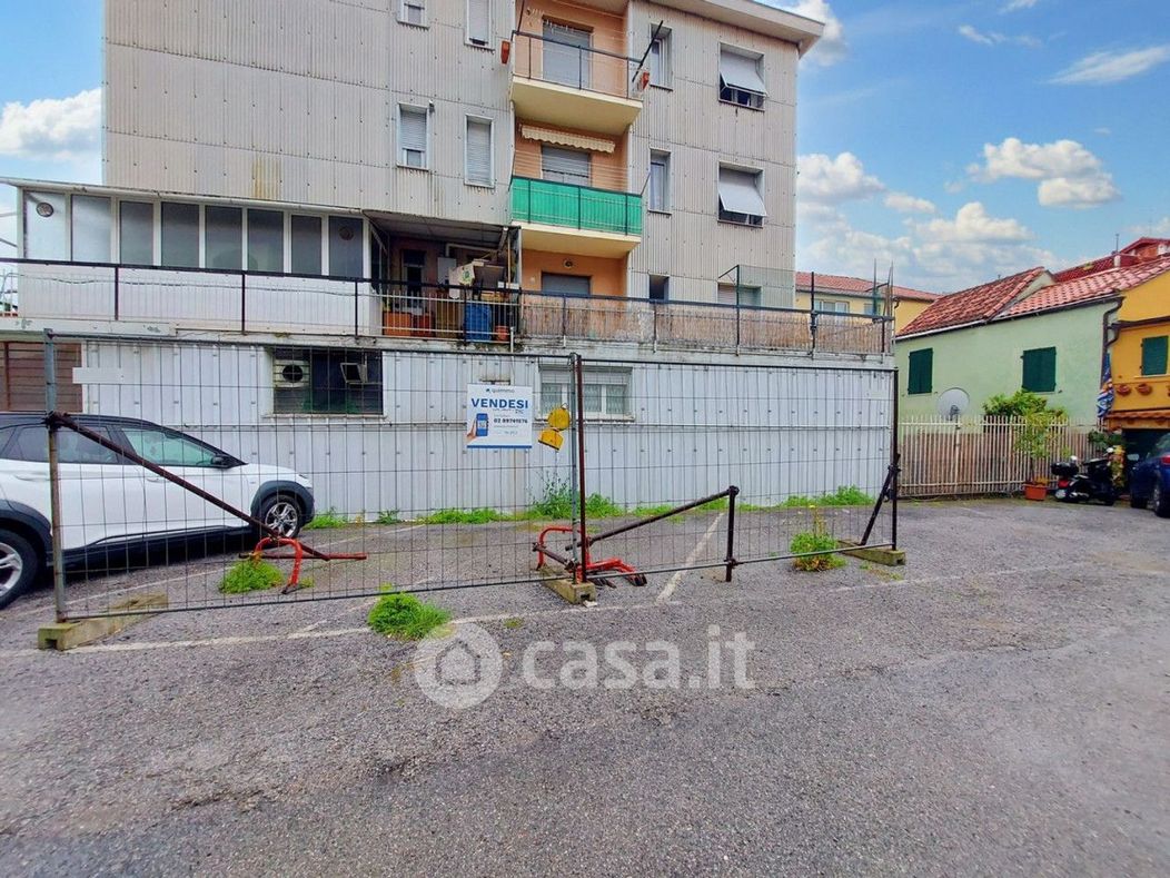 Garage/Posto auto in Vendita in Via Piave 224 a Vado Ligure