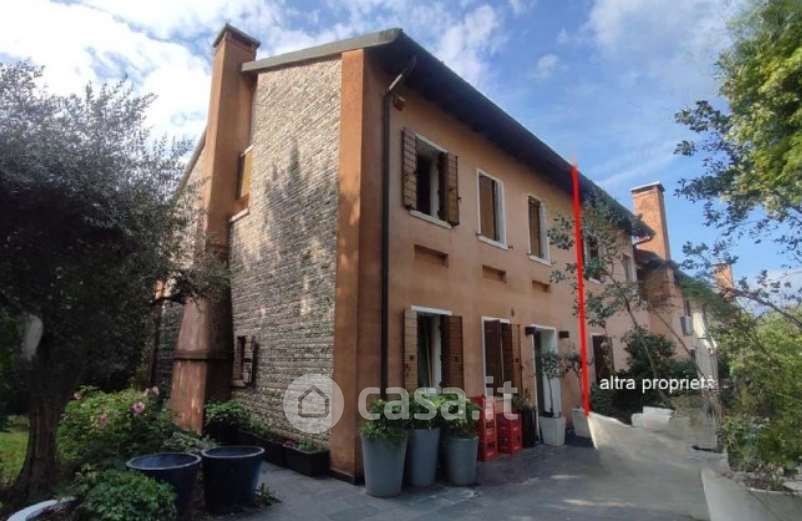 Casa Bi/Trifamiliare in Vendita in Via Guizze a Villorba