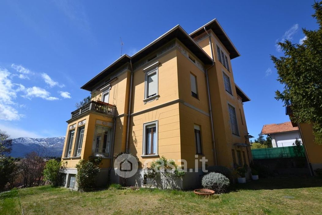 Villa in Vendita in Strada la Specola 5 a Biella