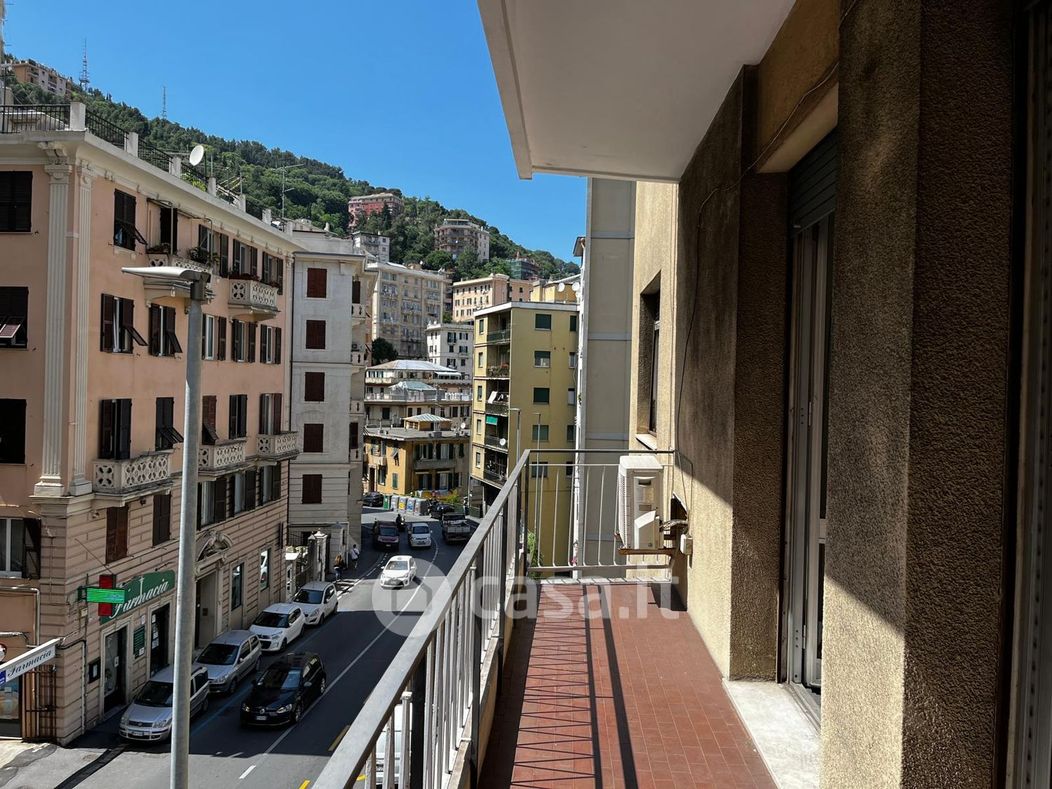 Appartamento in Vendita in Via Montaldo a Genova
