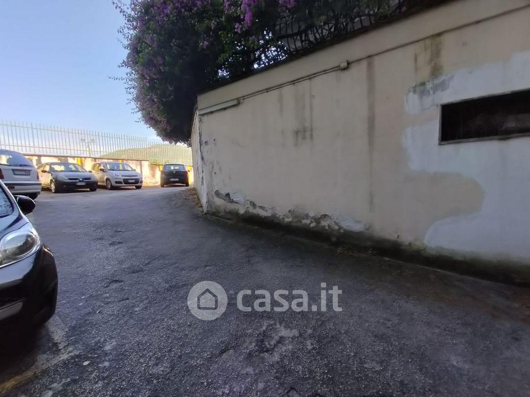 Garage/Posto auto in Vendita in a Napoli